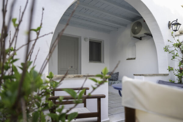 Cozy Family Room with Sea View-2