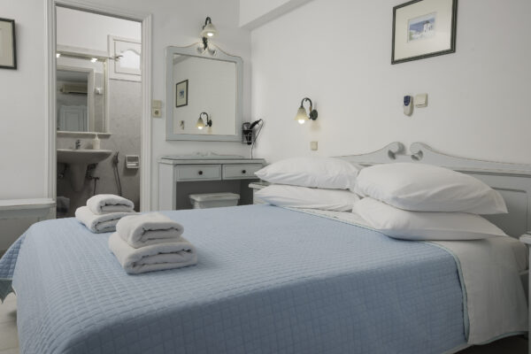 Cozy Family Room with Sea View-6