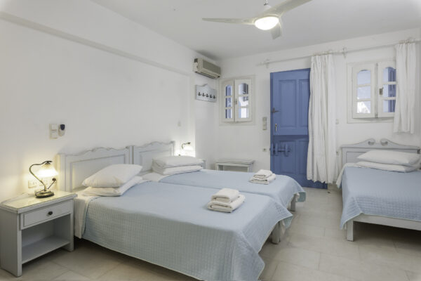 Superior Family Room with Sea View-12