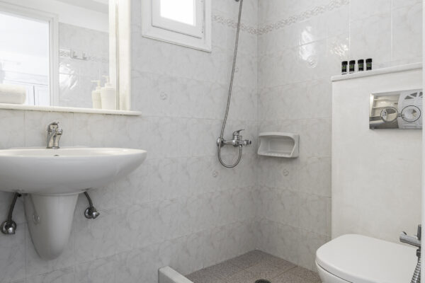 Superior Family Room with Sea View-13