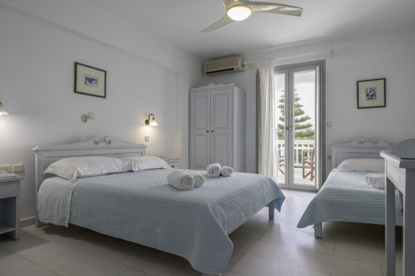 Triple Room with Sea View-01