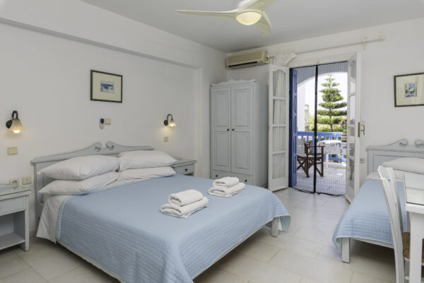 Triple Room with Sea View-08