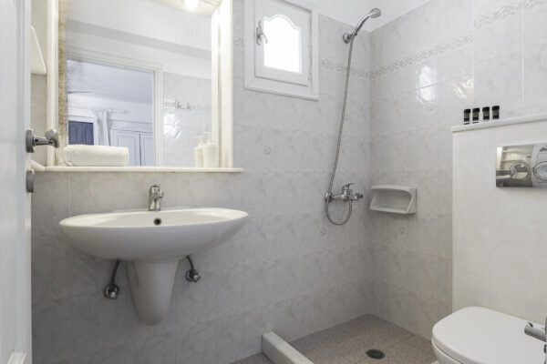 Triple Room with Sea View-13